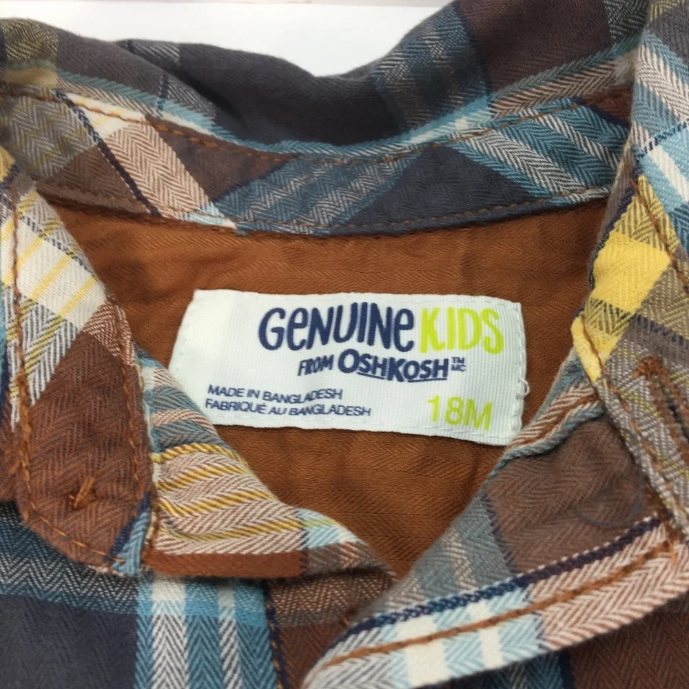 boys 2pc set‎ Oshkosh Plaid shirt & Khaki Pants 18m